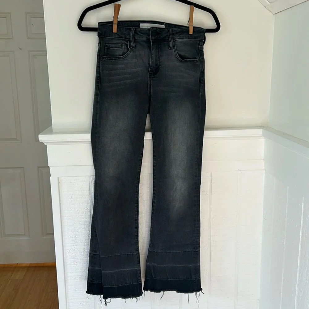 Hidden Jeans Cropped Flare Distressed Hem Dark Gray Denim Jeans size 25